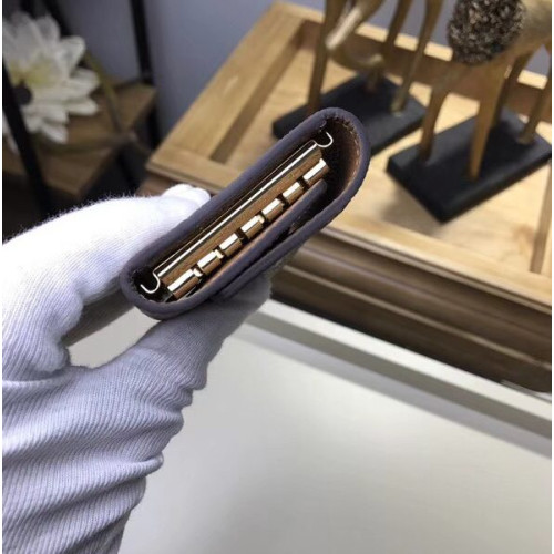 l0*is-V*t0n-6-key-holder-7