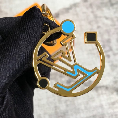 l0*is-V*t0n-key-ring-6