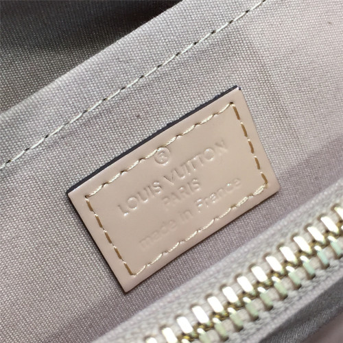 l0*is-V*t0n-montaigne-bb-replica-bag-2